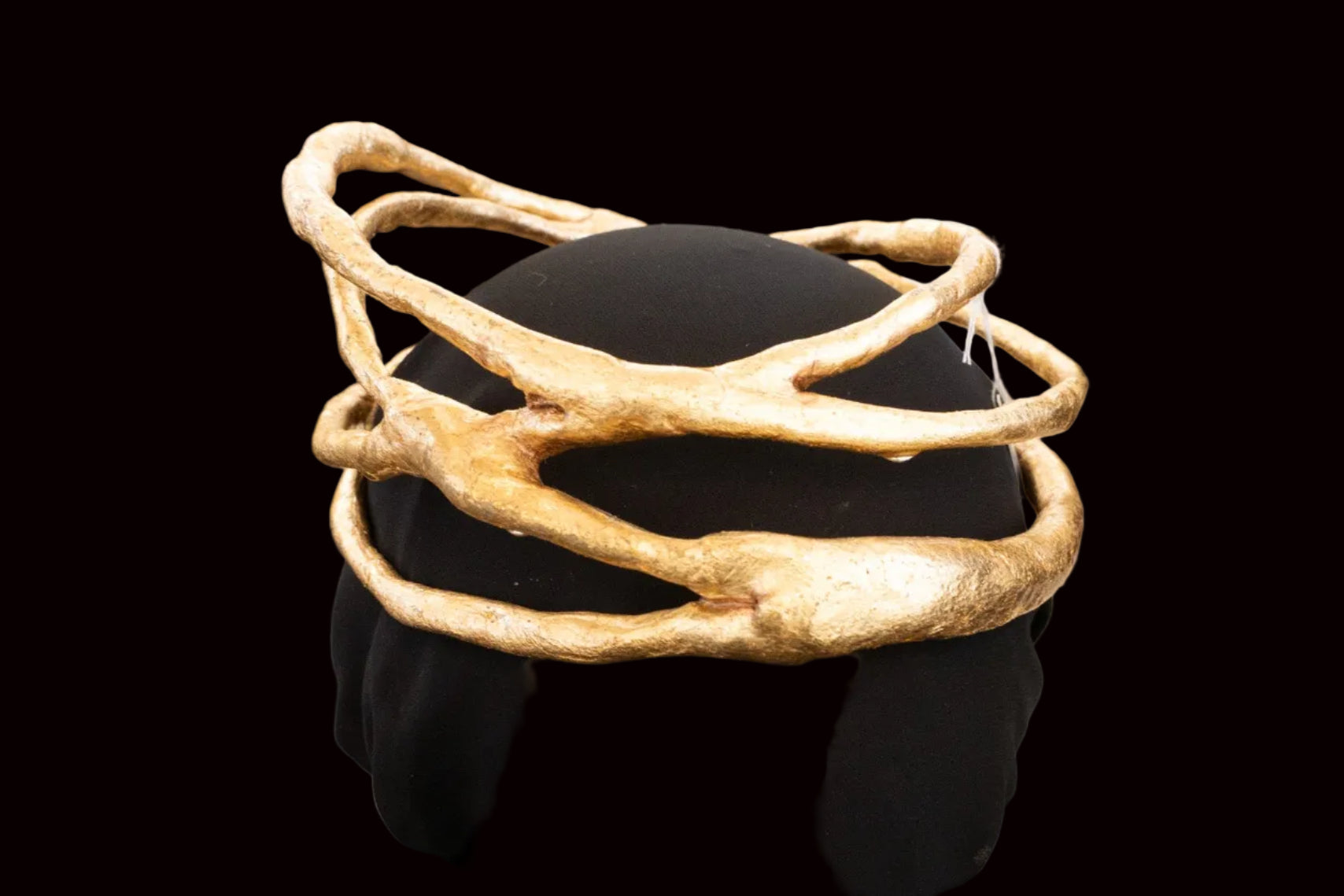 Couronne Céleste inspirée des astres et de la lumière divine, pièce sculpturale poétique et majestueuse
