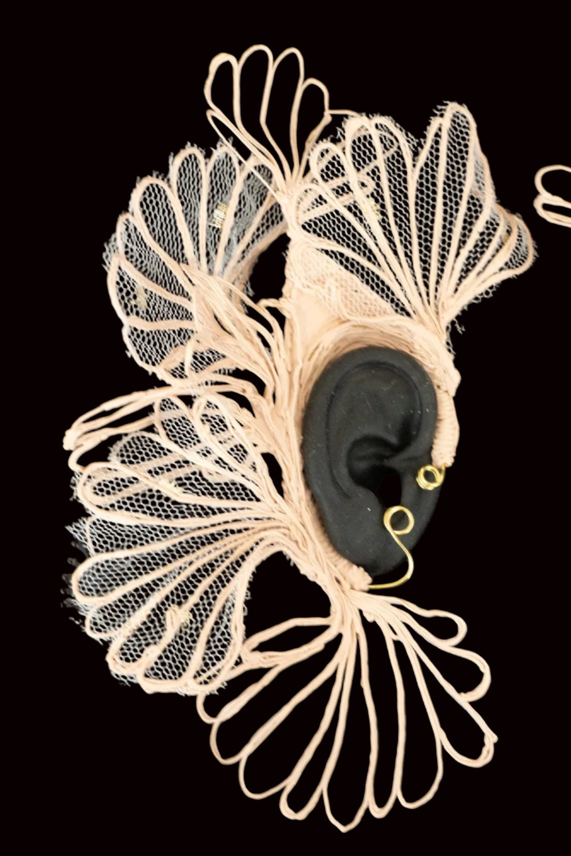 Ornement d’oreille elfique feuille 3D au design organique et féerique, création élégante